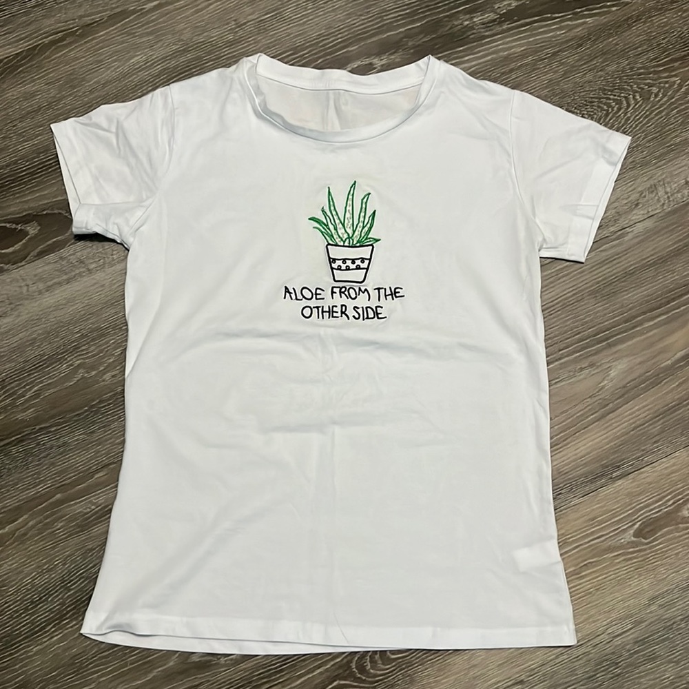 Women’s Aloe Vera plant t-shirt